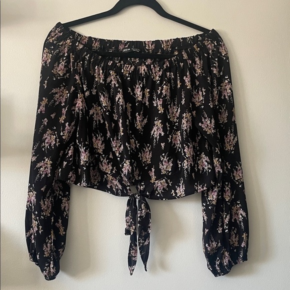SHEIN Tops - Shein|Floral Off-Shoulder Crop Black Top|XL|EUC